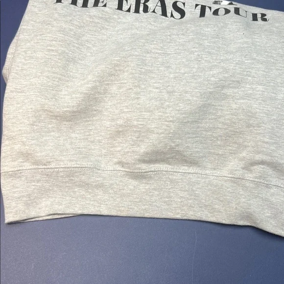 Taylor Swift Gray Sweatshirt - The Eras Tour. Nashville Show - Picture 3 of 7